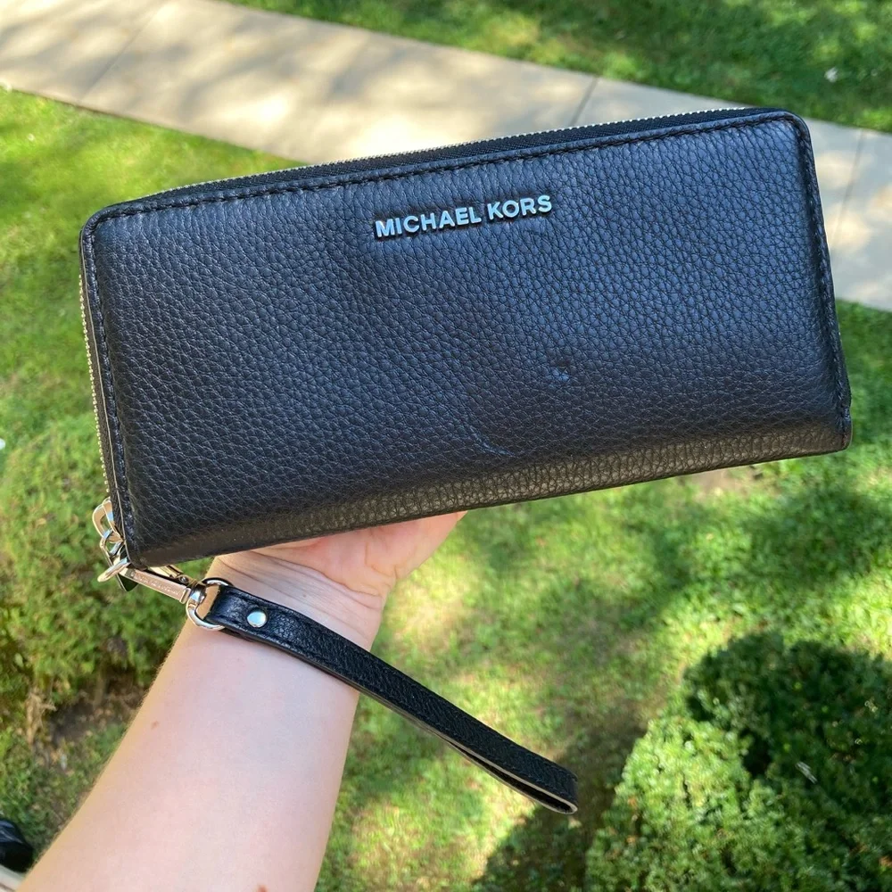 Michael Kors Black Pebbled Leather Large Zipper Wallet Wristlet Silver Hardware